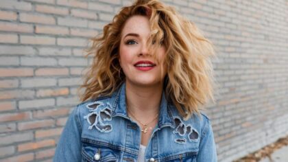 J'ai remarqué que je séduis beaucoup plus : cette coiffure élégante et coupe en lamelles redessine mes contours et ma féminité
